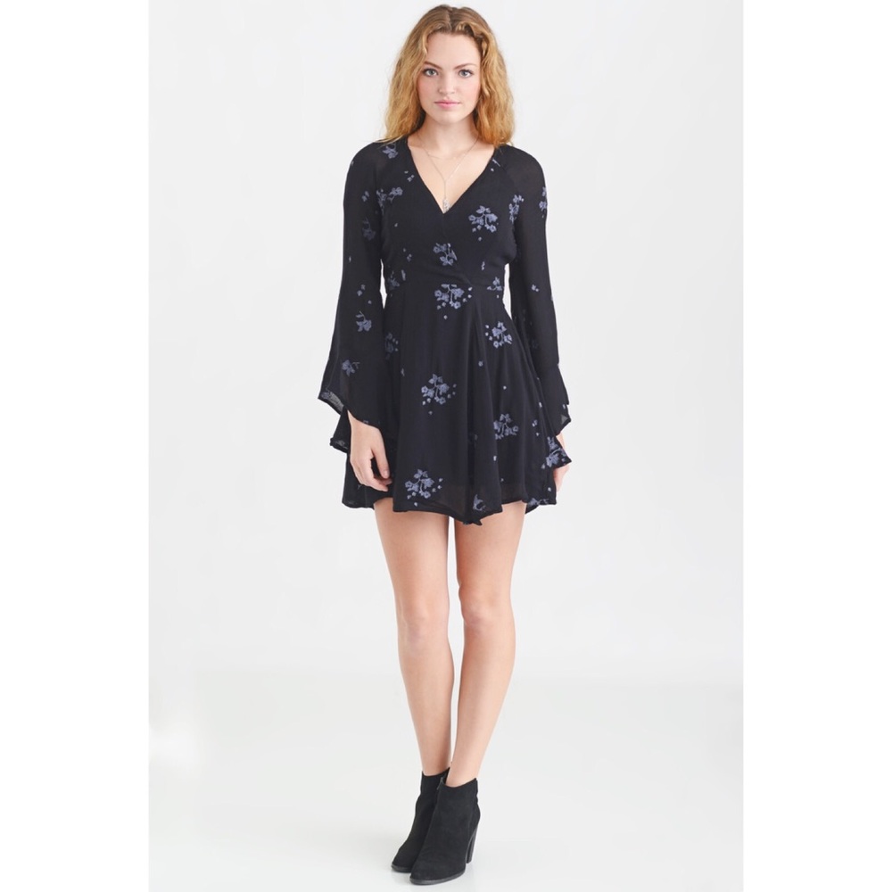 ✨️MOVING SALE!!✨️ Free People Jasmine Embroidered Dress